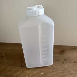 Rubbermaid Servin Saver 2 Qt Drink Container Jug Almond Lid #2468 Vintage